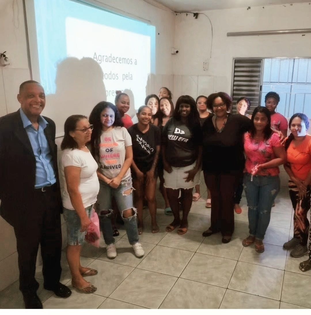 Encontro de orientação previdenciária com famílias atípicas